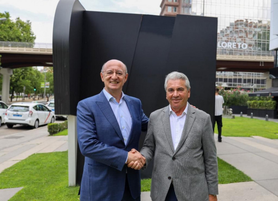 Luis angel salas ceo de loxamhune y jose purrinos presidente de arteixo maquinaria 37593