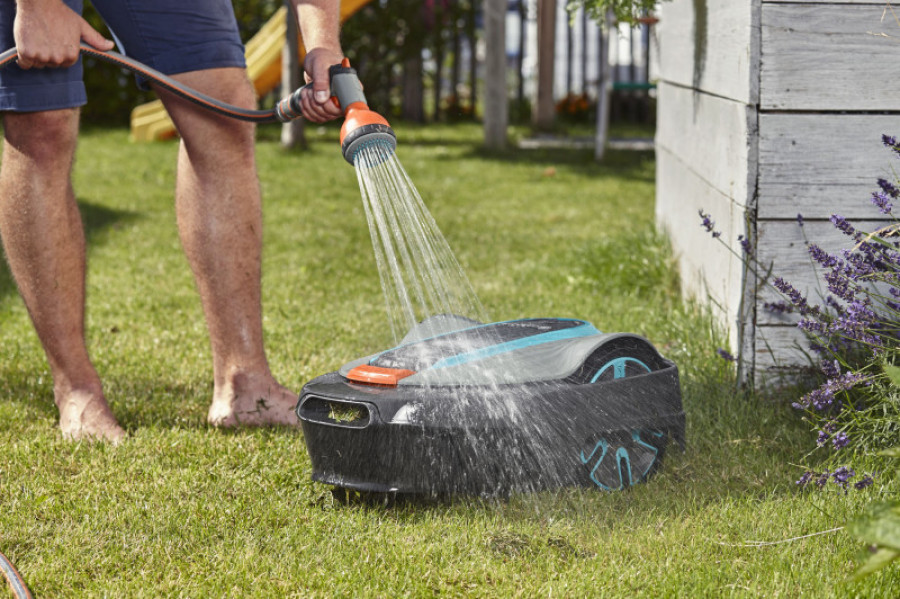 Robot gardena 28008