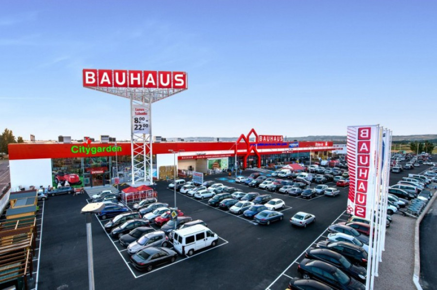 Bauhaus tienda 14235